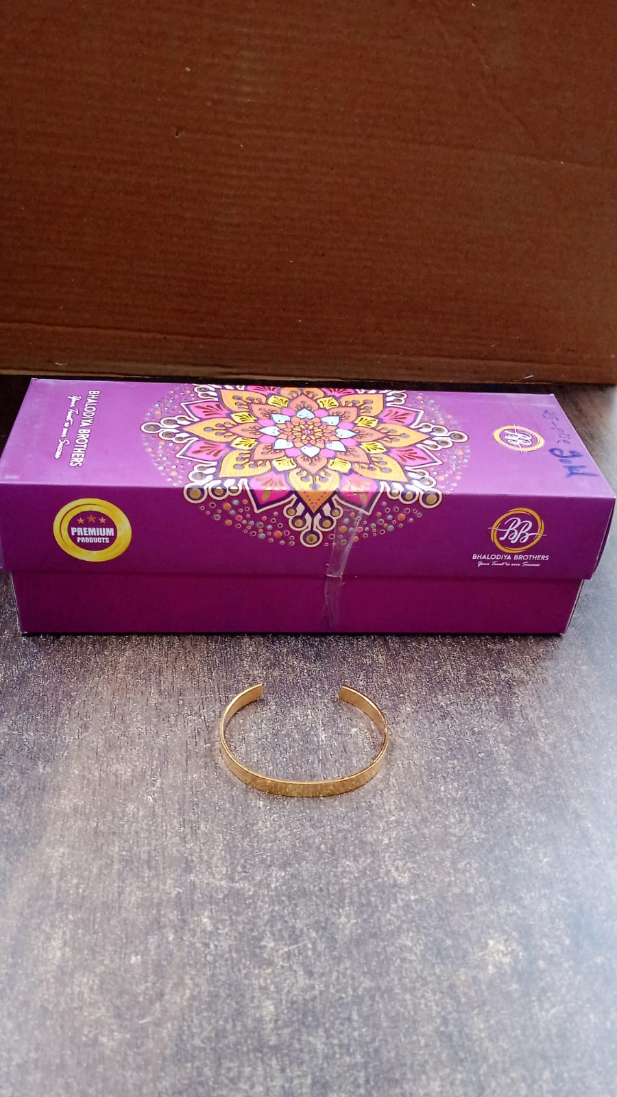 Elegant Gold Finish Open Cuff Bracelet Kada (1 Pc)