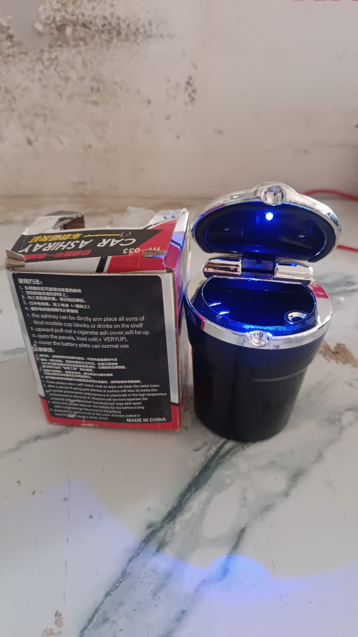 Premium LED Illuminated Portable Car Ashtray with Lid (1 Pc)