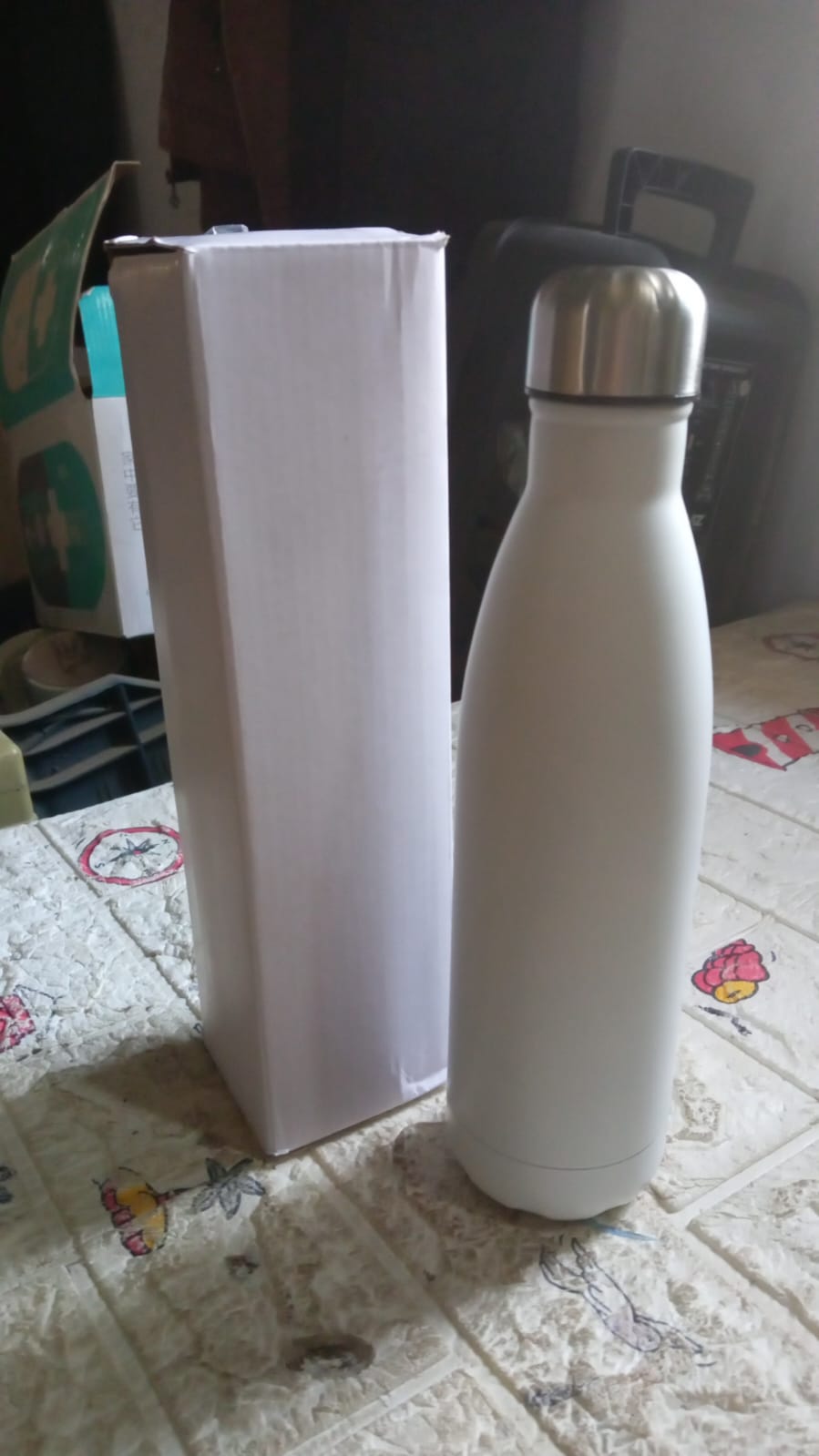 Classic Stainless Steel Water Bottle,Hot & Cold Drinks, Gym Sipper BPA Free Food Grade Quality Silver Color, Steel fridge Bottle For office/Gym/School 1Ltr (Mix Color)