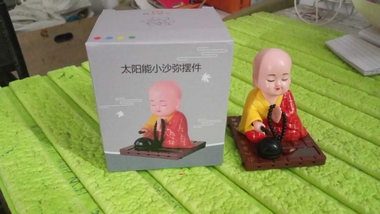 Solar Powered Sitting Buddha Statue, Moving Head and Hand (1 Pc / Medium)