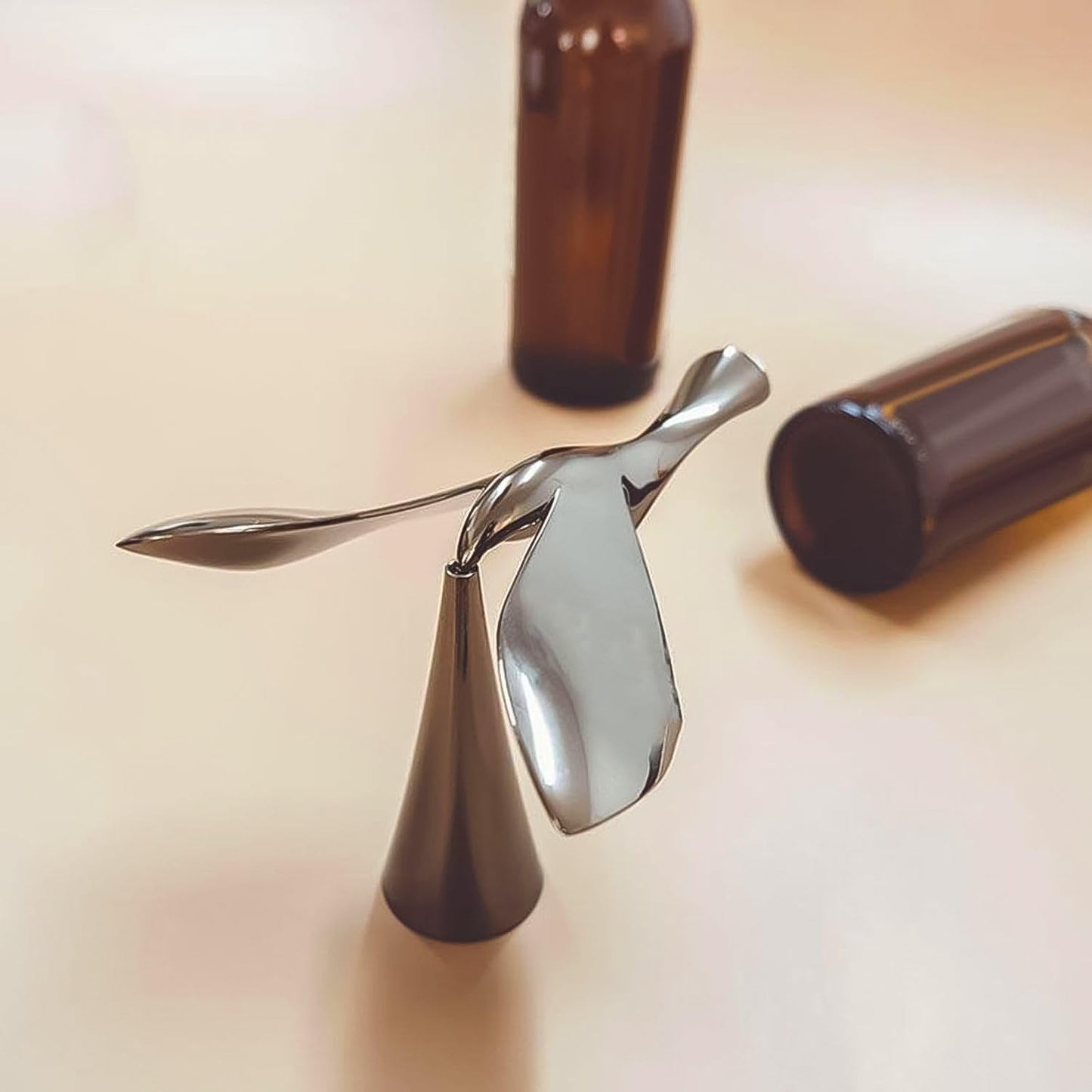 Metallic Bird-Shaped Balancing Bottle Opener, Zinc Alloy, Multifunction