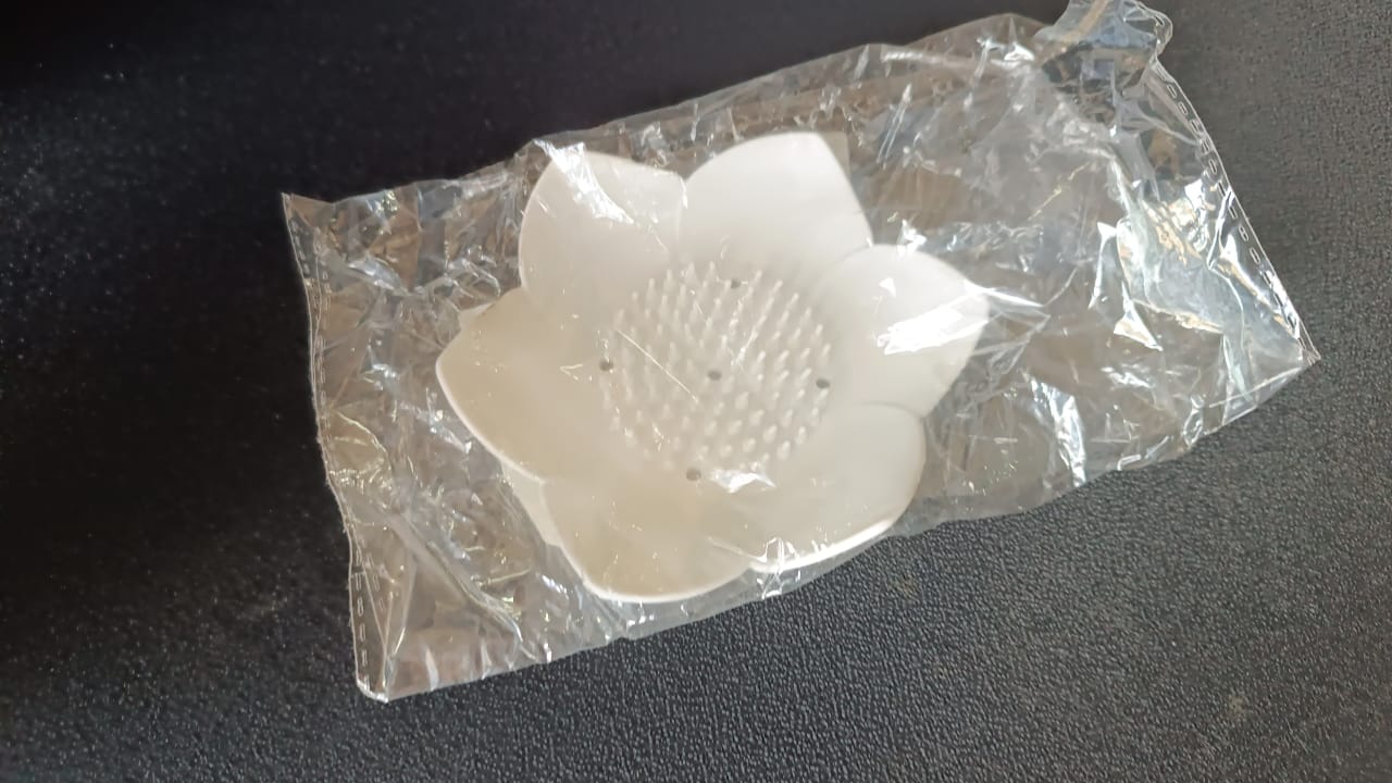 Elegant Lotus-Shaped Self-Draining Soap Dish Holder (1 Pc)