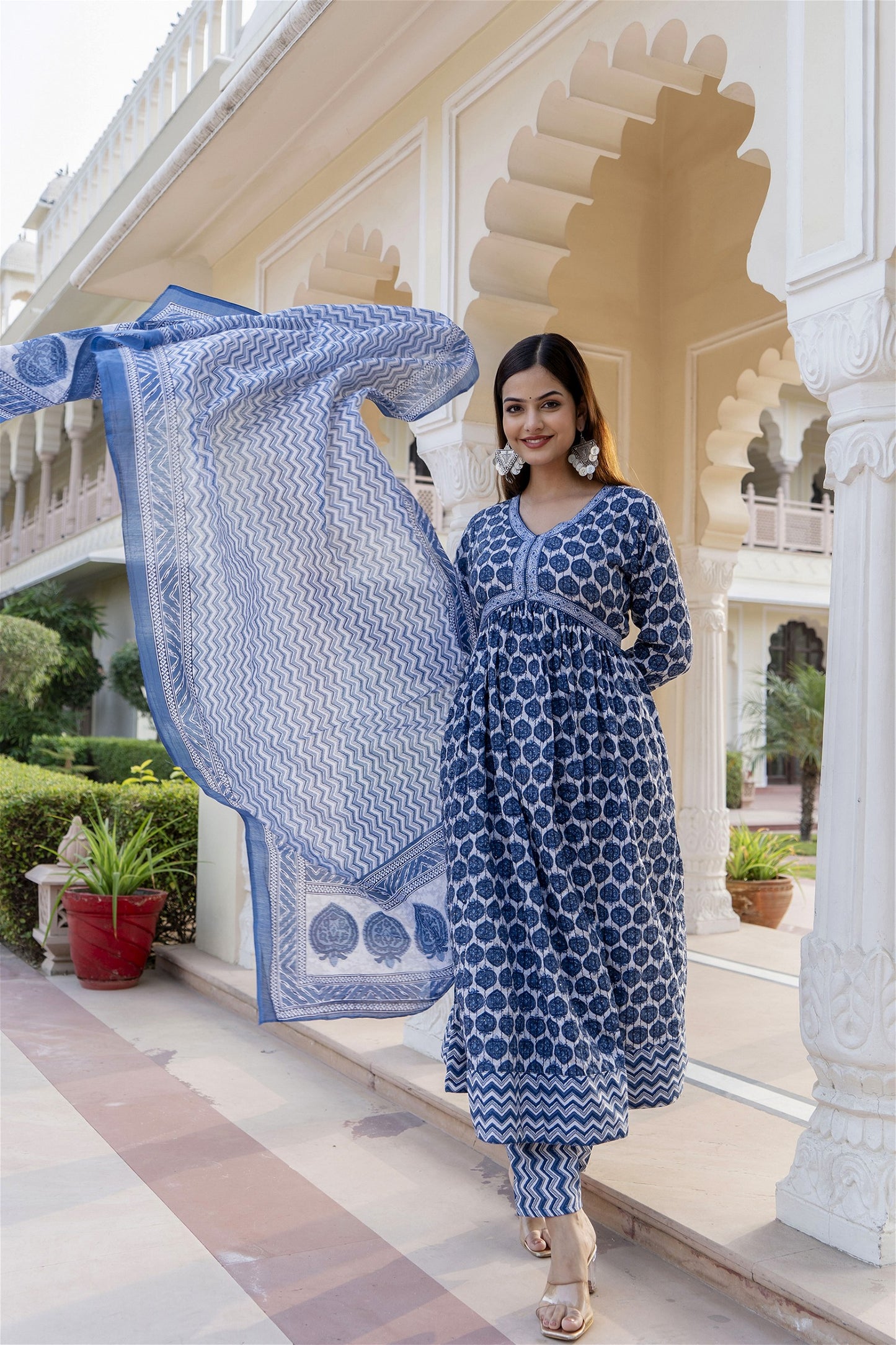 Women Rayon Kurta Pant Dupatta Set
