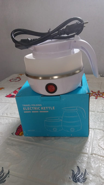Camping foldable water kettle, a must-have for every Indian traveler seeking convenience.