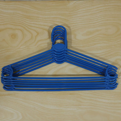 Plastic Clothes Hangers – Durable & Space-Saving Set of 6