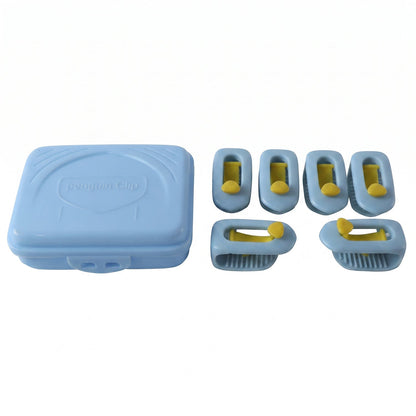 A light blue plastic storage case and six blue and yellow plastic clips are arranged on a white background.