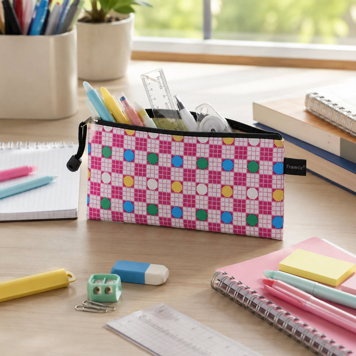 Pencil pouch carrying use