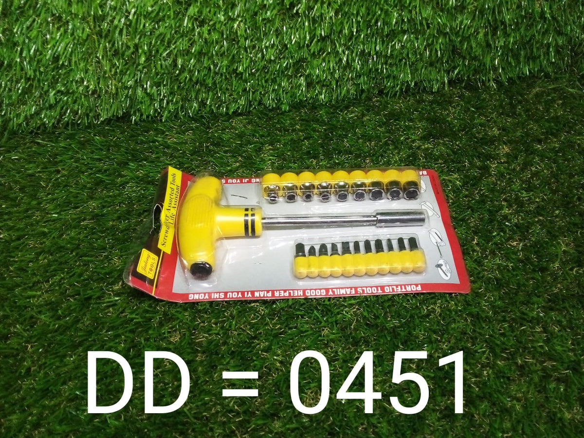 Durable tool case protecting the Ratchet Socket Set components and screwdriver bits.