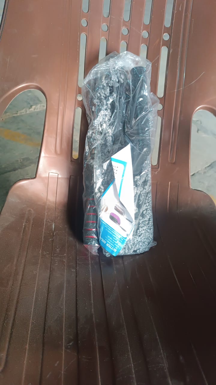 Car Dust Brush – Gentle and Efficient Cleaning Tool for Interior and Exterior, Car Duster (1 Pc)