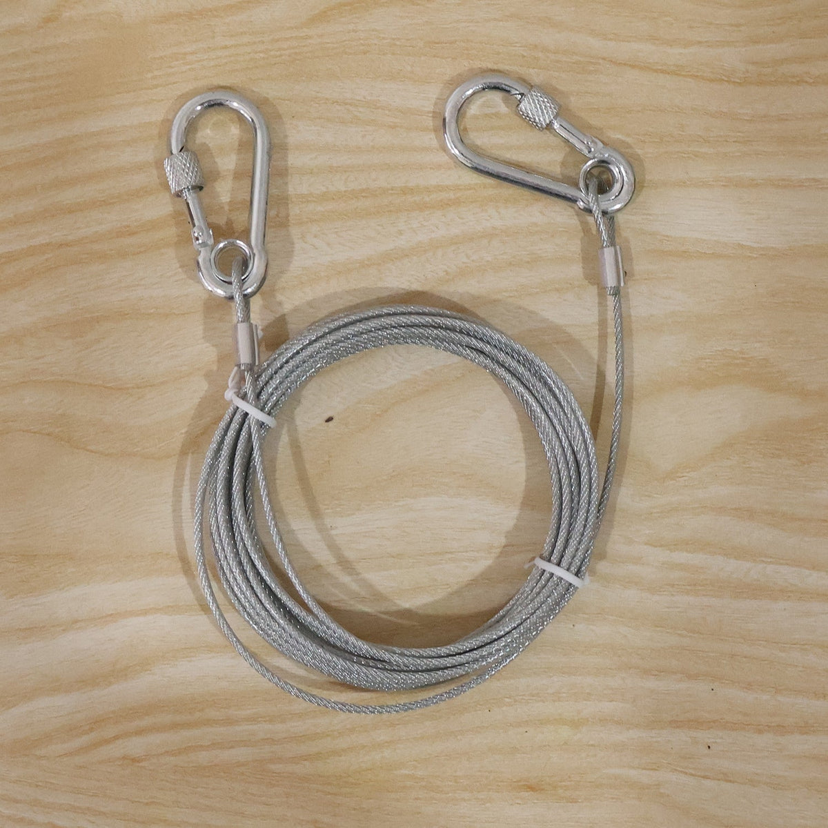 Full product view of the cloth drying wire rope with hooks