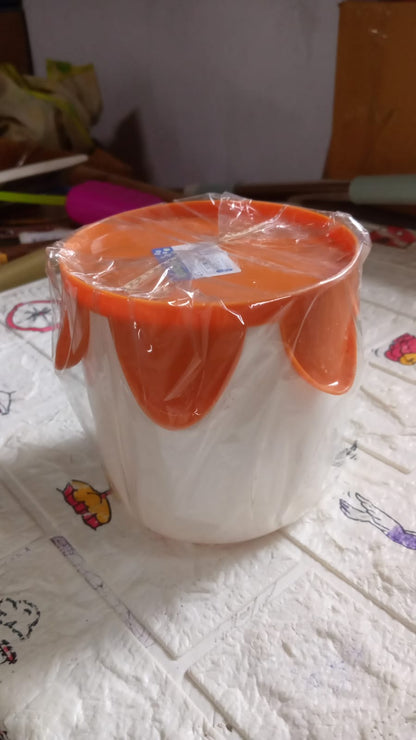 Plaid-patterned tissue box for home use with skid resistance.