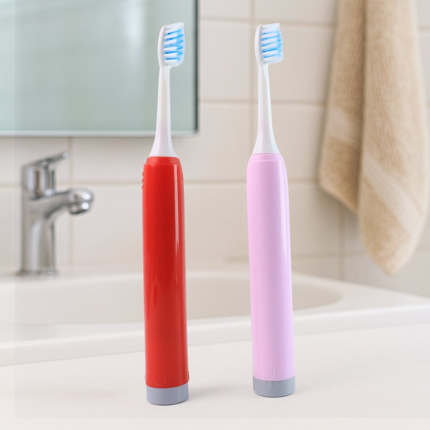 Battery-Operated Electric Toothbrush with Replaceable Head (Mix Color / 1 Pc)